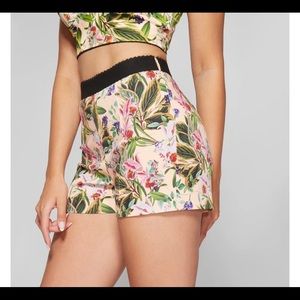 Paradise Oasis Short
